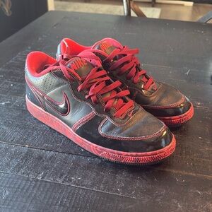 Nike Axiom Air Team sneakers